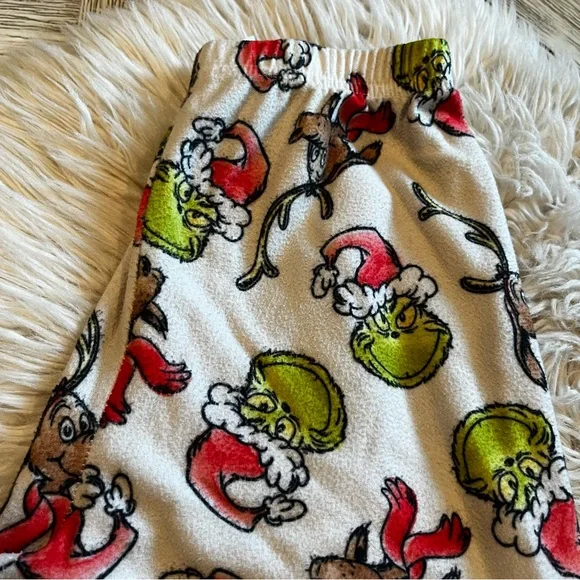 Dr. Seuss Grinch Kids Pajama Set - Red, Green, White - Picture 3 of 8